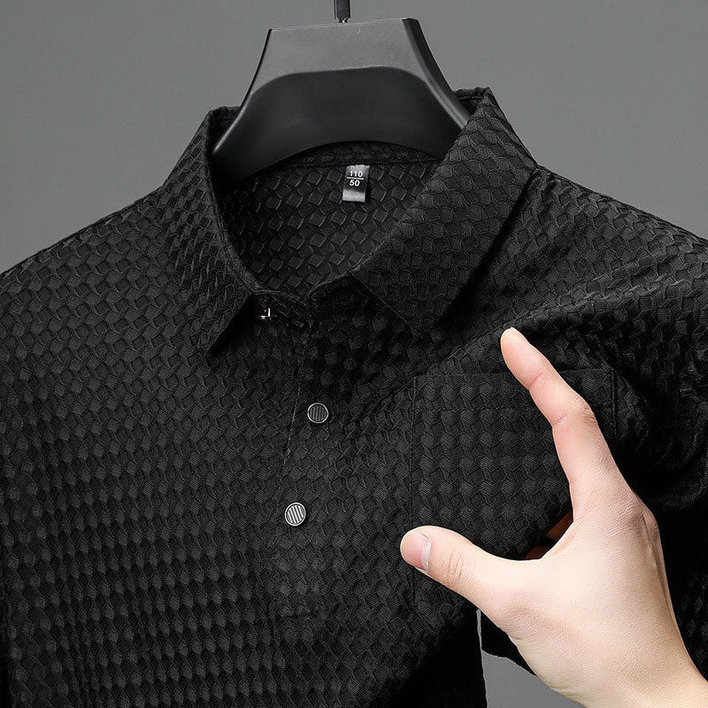 šMenās Textured Short-Sleeve Shirtš